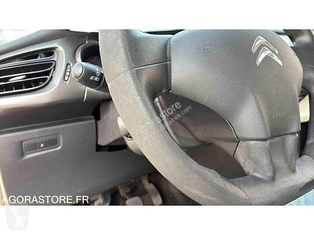 Коммерческий автомобиль