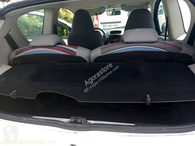 Коммерческий автомобиль
