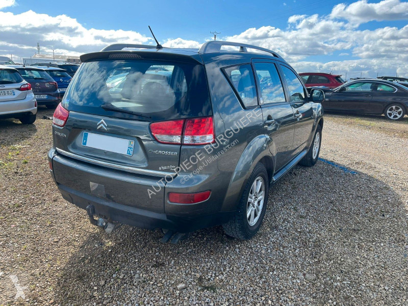 Коммерческий автомобиль Citroën C-Crosser 2.2...