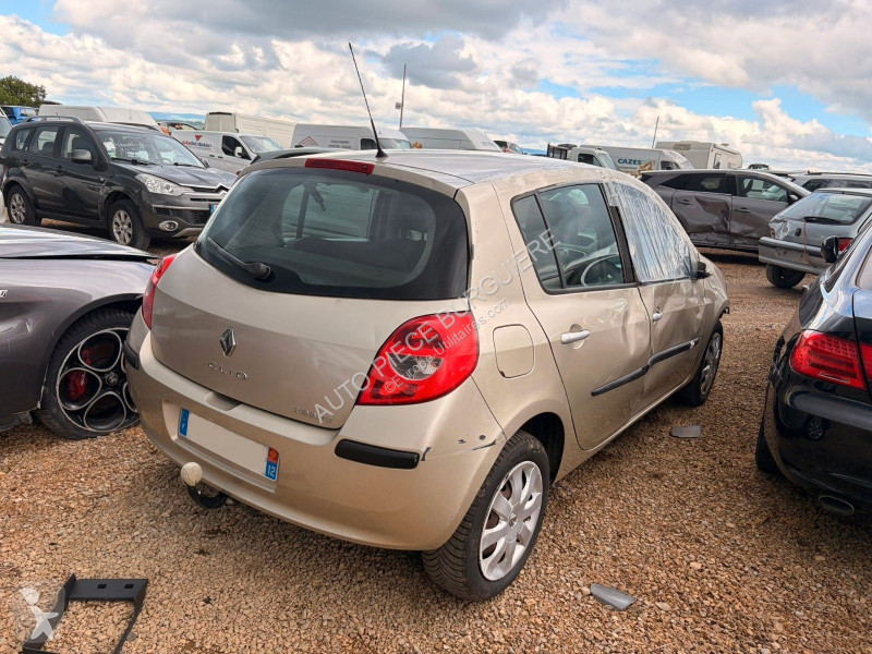 Коммерческий автомобиль Renault 1.4i 100 / FM807