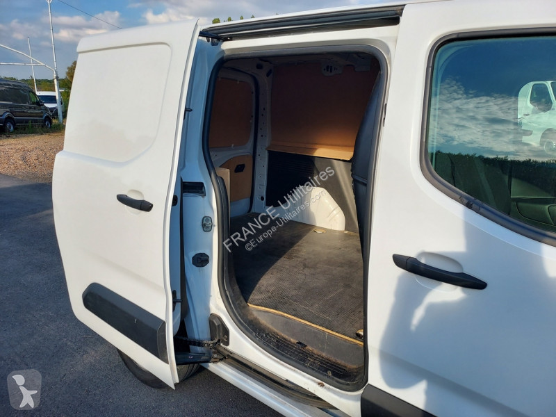 عربة نفعية Peugeot PARTNER BVA  M 1000KG...