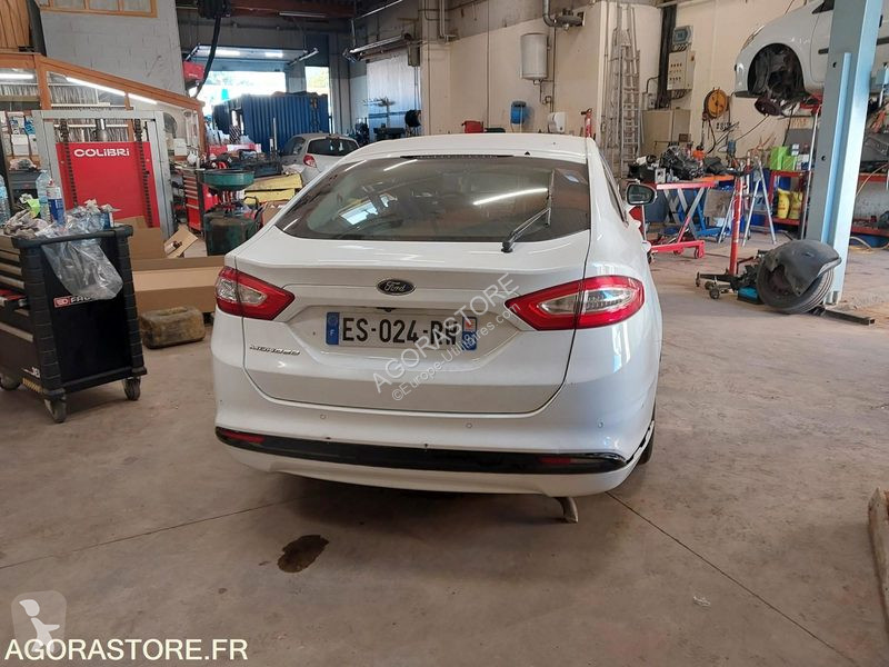 Veículo utilitário Ford MONDEO