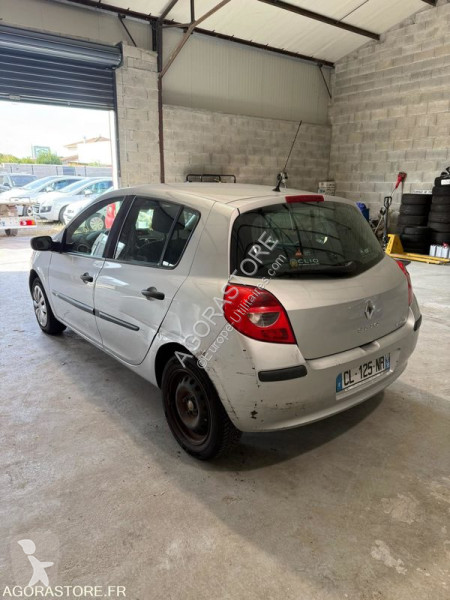 Veículo utilitário Renault CLIO