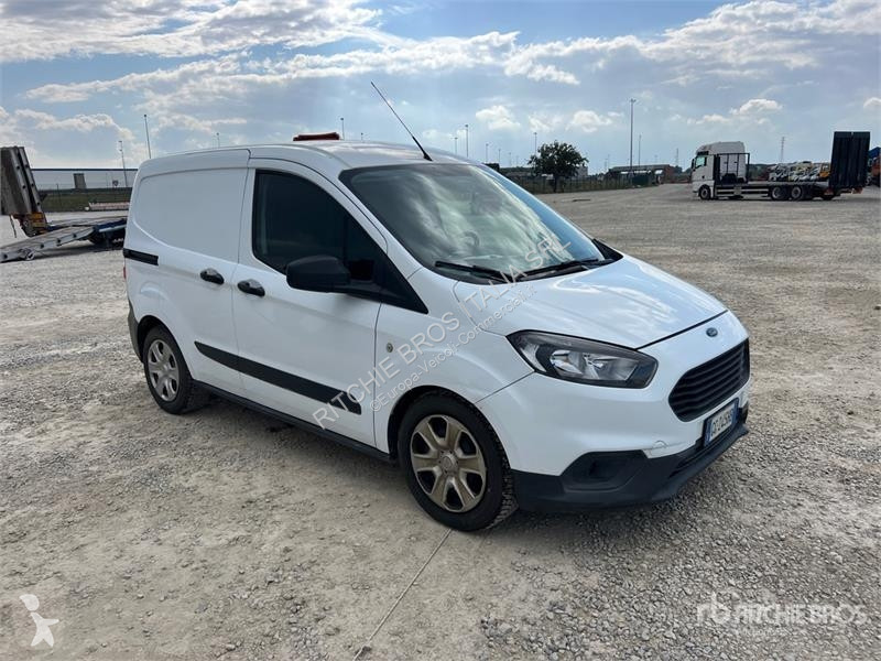 Veículo utilitário Ford Courier Cargo Van