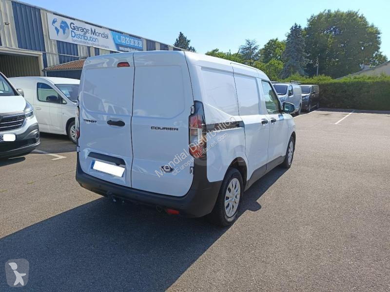 Veículo utilitário Ford transit courier