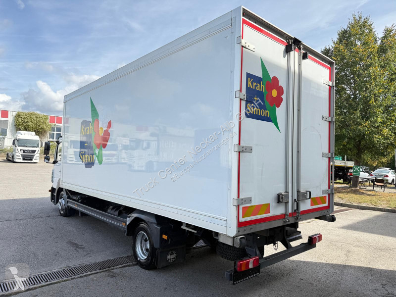 Véhicule utilitaire Mercedes 818L Carrier...