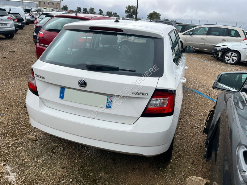 Veículo utilitário Skoda III 1.4 TDi 90 / EF650