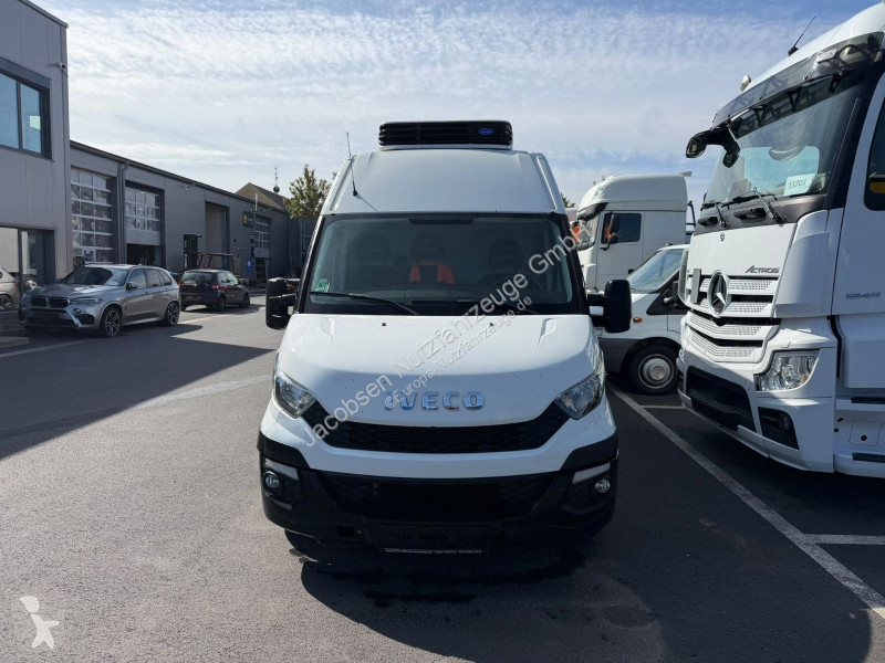 Veículo utilitário Iveco 35s15 Carrier Xarios...