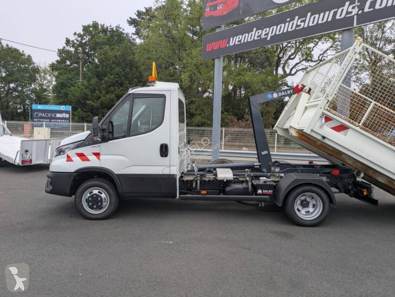 Véhicule utilitaire Iveco 35C16H