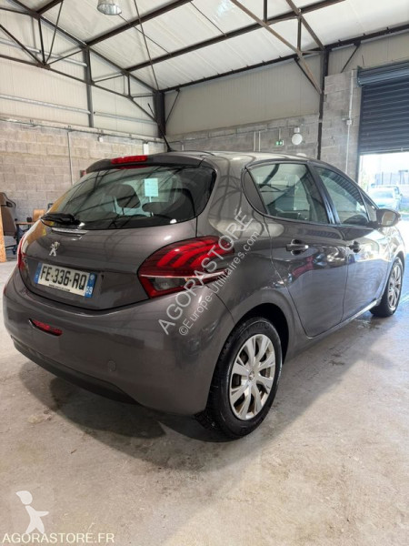 Veículo utilitário Peugeot 208