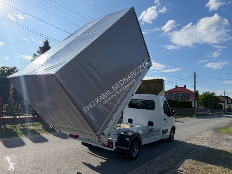 Véhicule utilitaire Nissan 35.15
