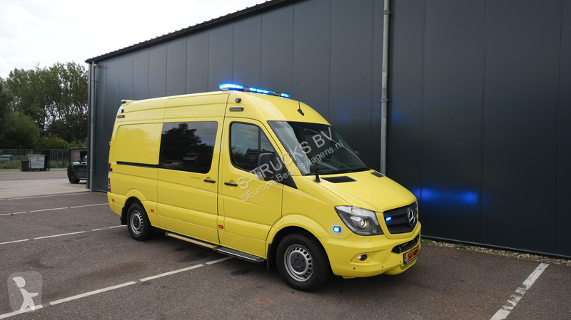 Véhicule utilitaire Mercedes ambulance 319CDI