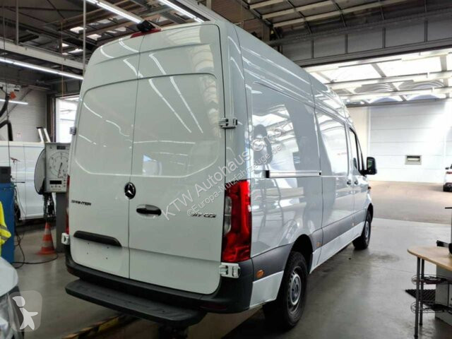 Autoutilitară Mercedes Sprinter 317...