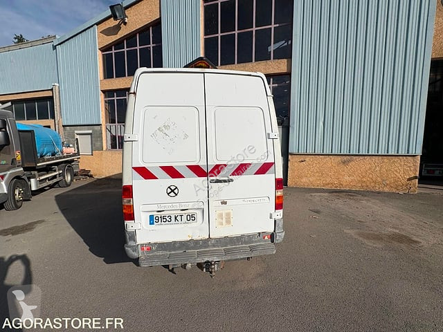Véhicule utilitaire