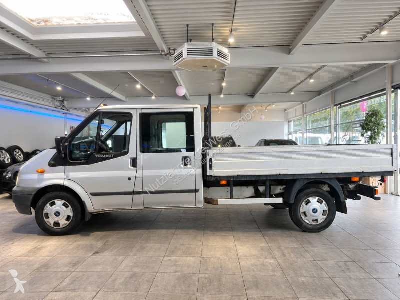 Véhicule utilitaire Ford Pritsche DoKa *Benzin*...