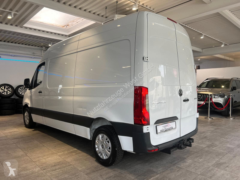Užitkové vozidlo Mercedes 211/311...