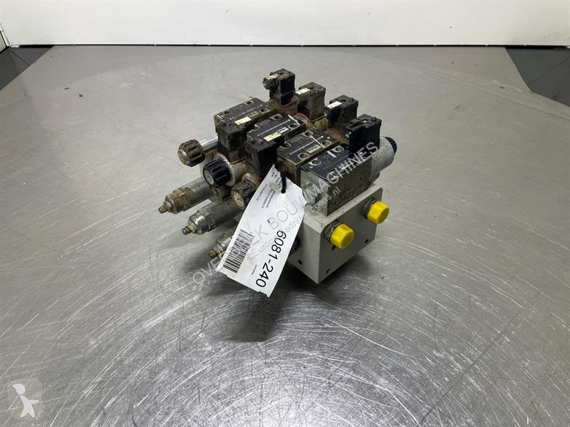 Véhicule utilitaire Parker D1FBE01HC0NMW011X944...