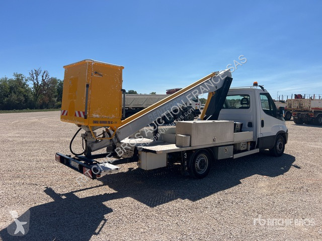 Véhicule utilitaire Iveco 35-120