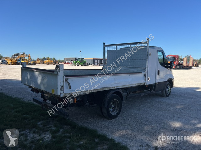 Véhicule utilitaire Iveco 35-140