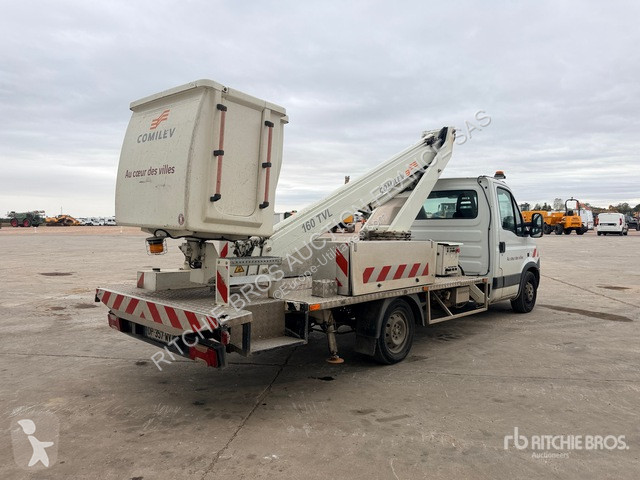 Véhicule utilitaire Iveco  35S13