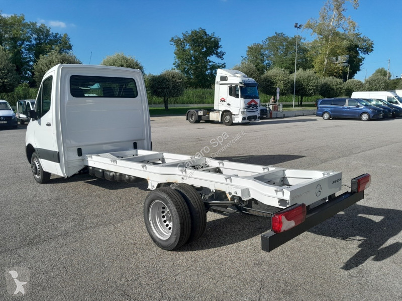 Véhicule utilitaire Mercedes Telaio Traz. Post