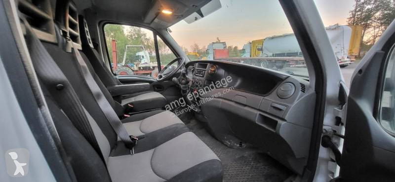 Véhicule utilitaire Iveco 35S13 2.3