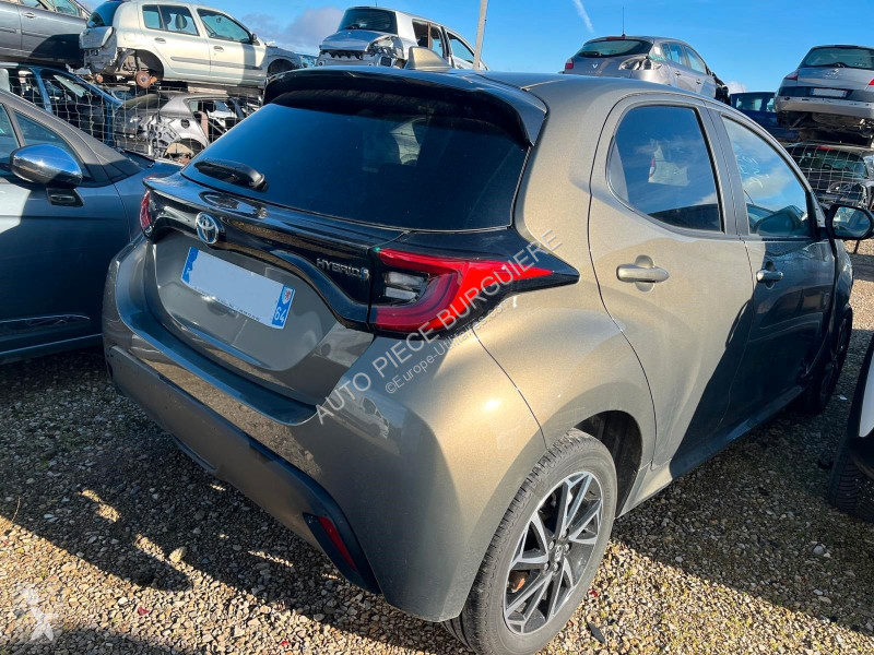 Véhicule utilitaire Toyota 1.5i Hybride 116h...