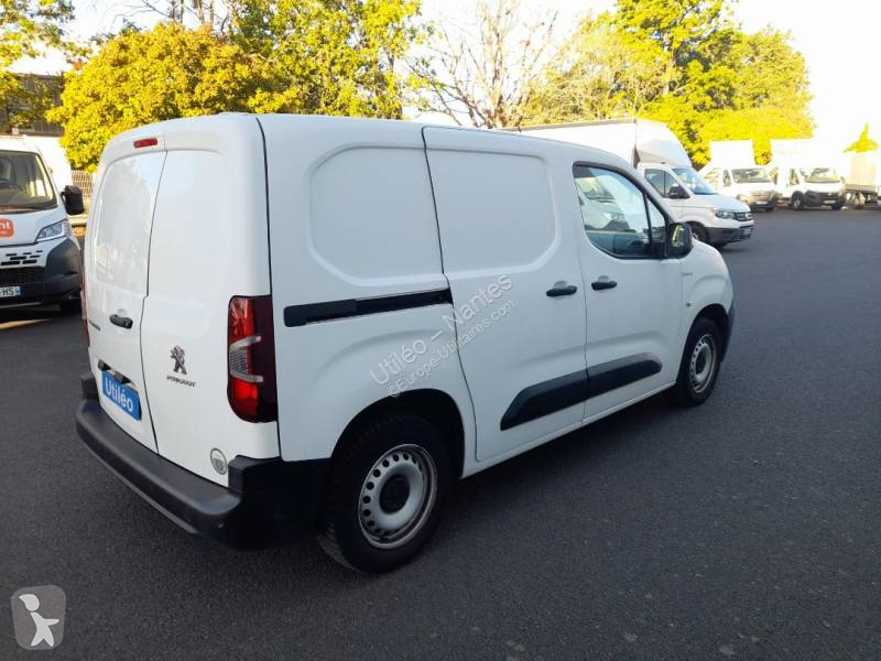 Véhicule utilitaire Peugeot L1 1.5HDI 100CH...