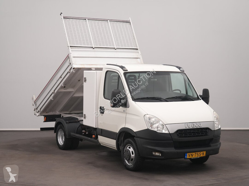 Véhicule utilitaire Iveco 35C13