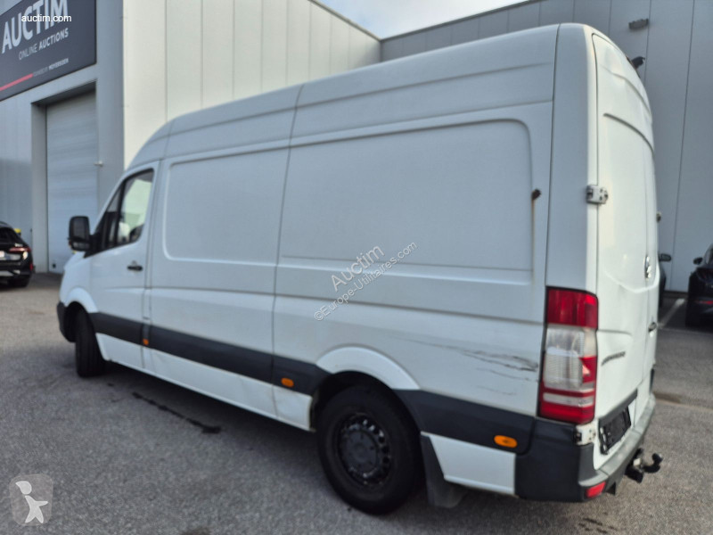 Véhicule utilitaire Mercedes sprinter