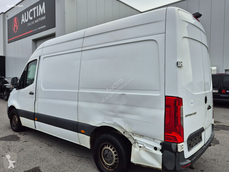 Véhicule utilitaire Mercedes sprinter