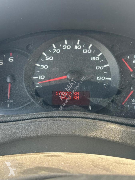 Véhicule utilitaire Renault 2.3 BLUE DCI
