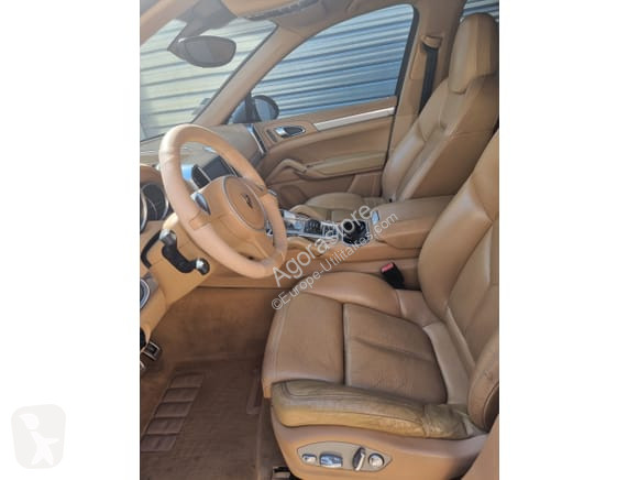Коммерческий автомобиль Porsche CAYENNE