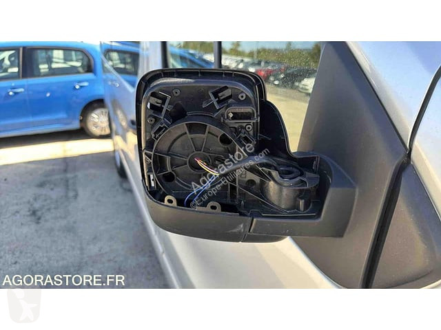 Коммерческий автомобиль