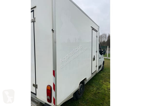 Коммерческий автомобиль Renault MASTER