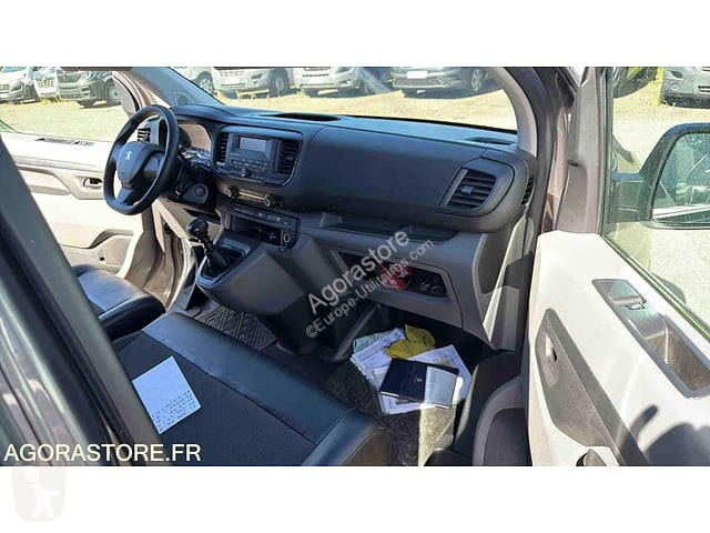 Коммерческий автомобиль