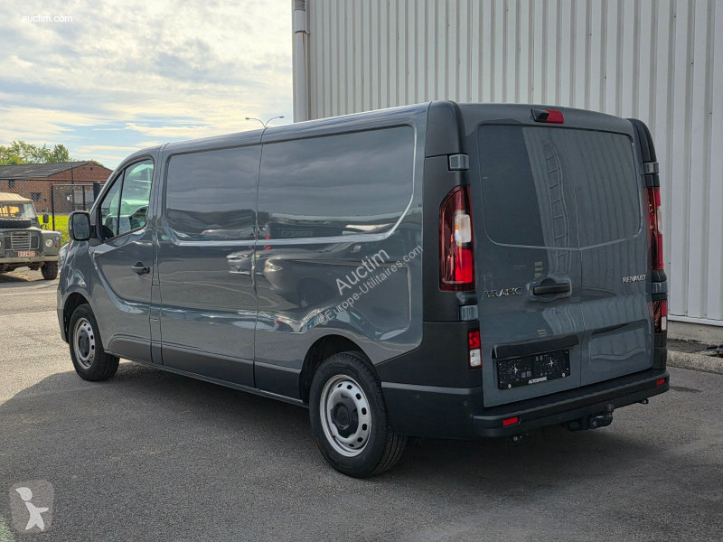 Коммерческий автомобиль Renault trafic
