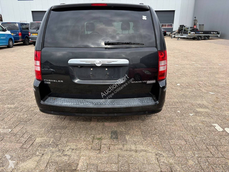 Chrysler 2.8 CRD Limited van