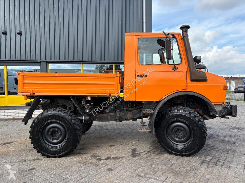 Samochód dostawczy Unimog + 4X4 + BJ 1977 +...