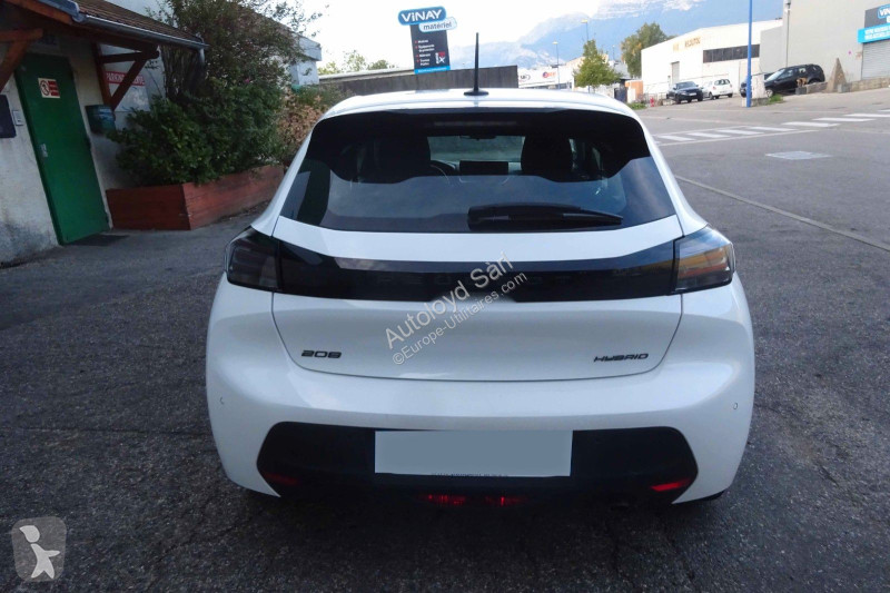 Коммерческий автомобиль Peugeot 1,2 HYBRID 100 BVA