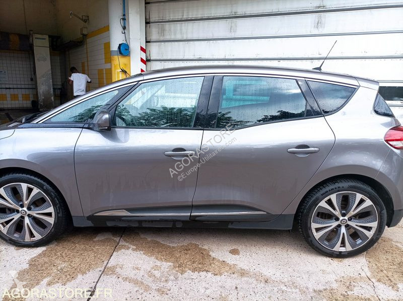 Samochód dostawczy Renault MEGANE