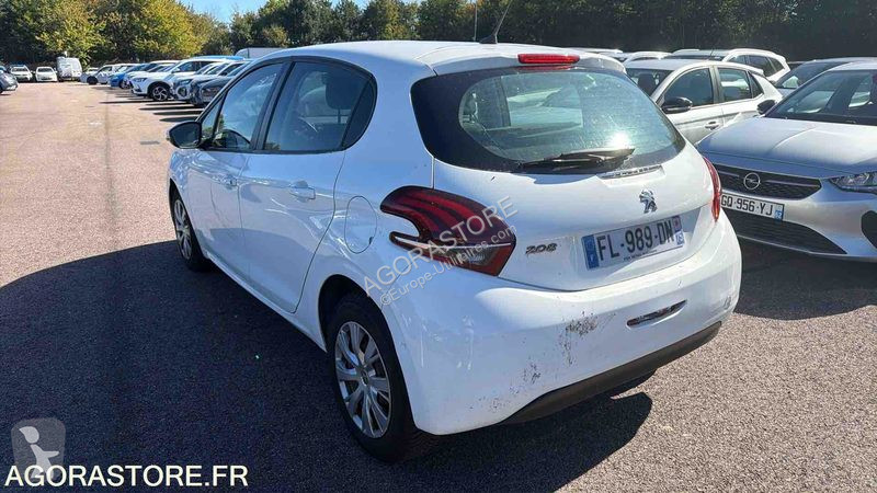 Samochód dostawczy Peugeot 208