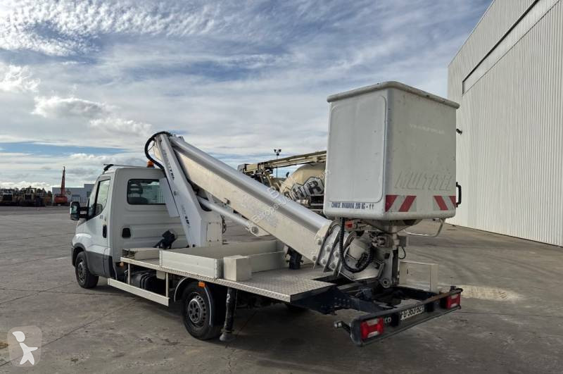 Furgoneta Iveco 35S12