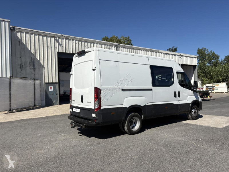 Nyttofordon Iveco 35C18V12