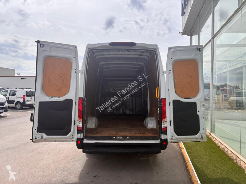 عربة نفعية Iveco  35S16V