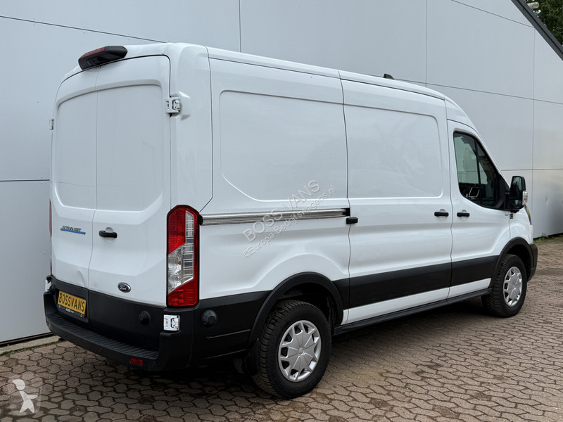 Samochód dostawczy Ford 68kWh 184PK L2H2 317km...
