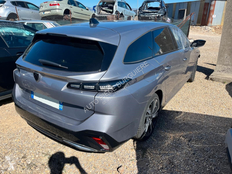 Лекотоварен автомобил Peugeot III SW 1.5...