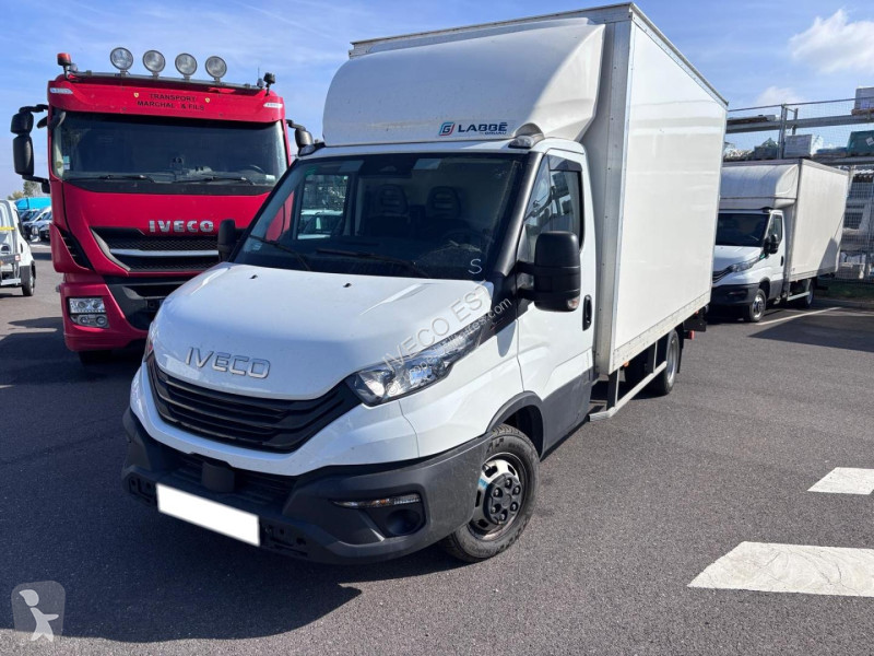 Véhicule utilitaire Iveco CCb Moteur 3 litres...
