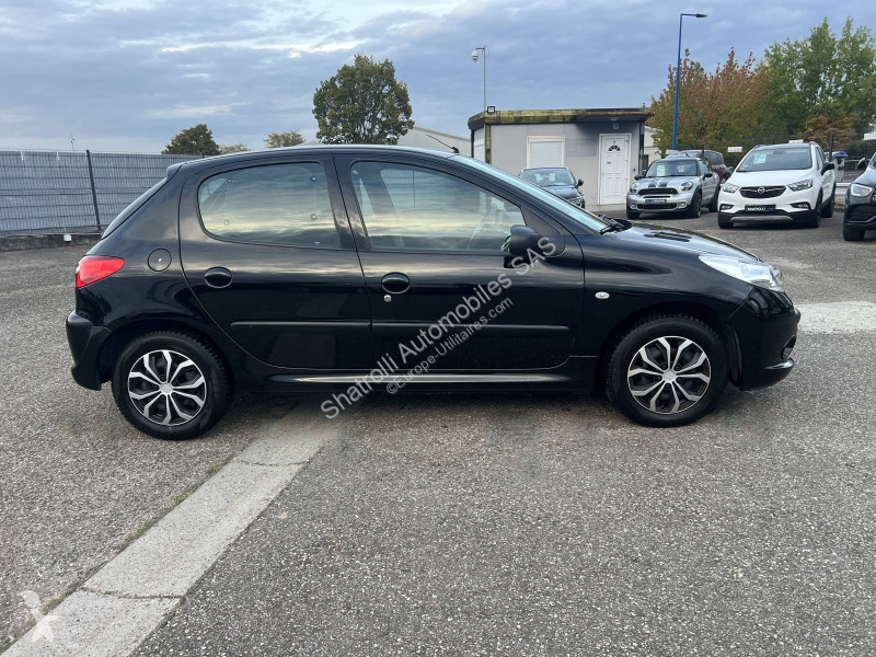 Autoutilitară Peugeot 1.1 i 60ch 4cv 5Portes...