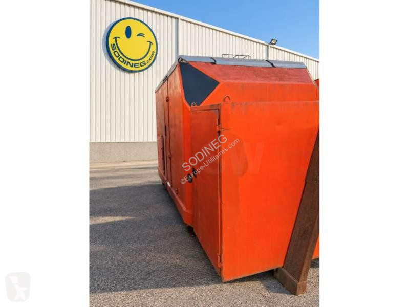 Matériel de chantier JCR  STYLBOX 4500VR SUR BERCE
